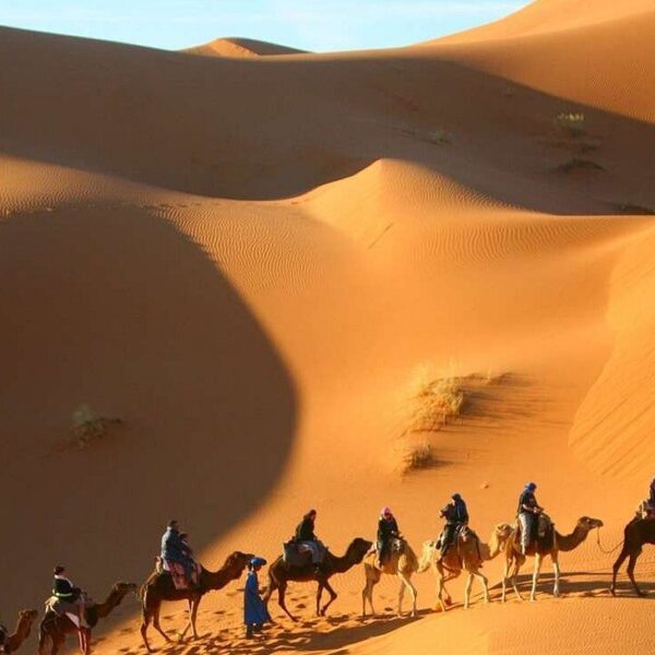Circuit 4 jours : Marrakech-Boumalne Dades -Merzouga - Ouarzazate